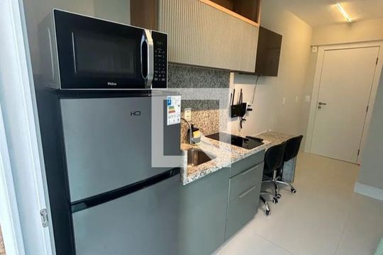 Cozinha de apartamento para alugar com 1 quarto, 32m² em Stella Maris, Salvador