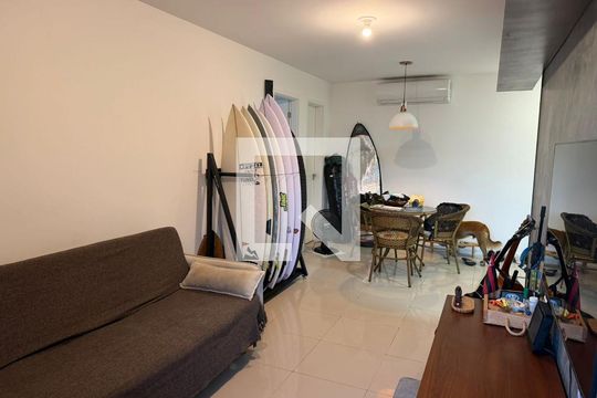 Sala de apartamento à venda com 1 quarto, 60m² em Piratininga, Niterói