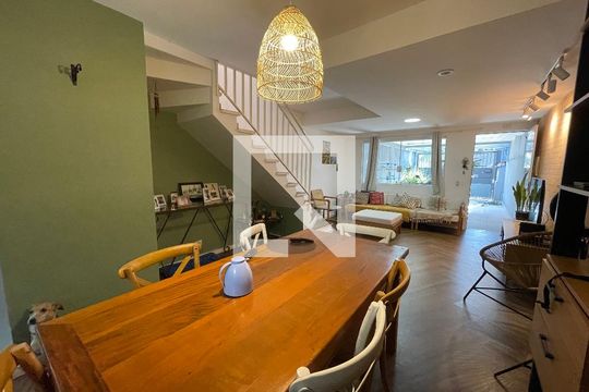 Sala de casa para alugar com 3 quartos, 140m² em Jardim Maria Luiza, São Paulo
