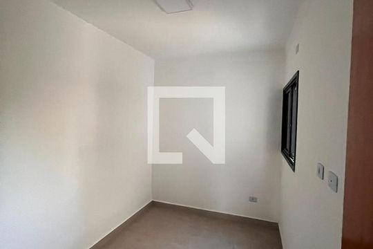 Quarto de casa de condomínio para alugar com 2 quartos, 52m² em Vila Caiçara, Praia Grande