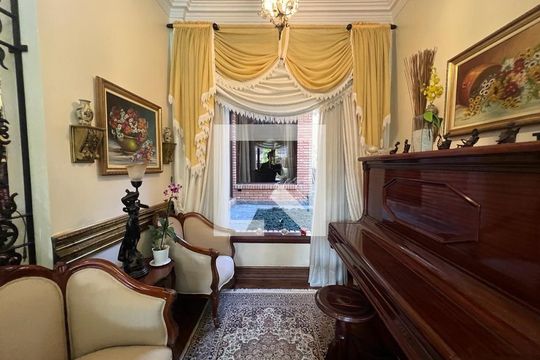 Sala de casa à venda com 4 quartos, 416m² em Residencial Quatro (Alphaville), Santana de Parnaíba