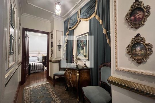 Sala de casa à venda com 4 quartos, 416m² em Residencial Quatro (Alphaville), Santana de Parnaíba
