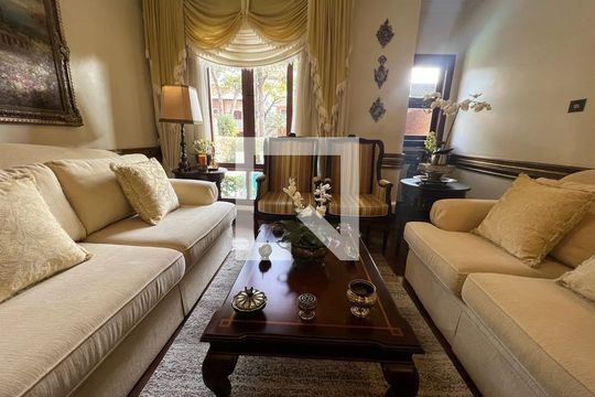 Sala de casa à venda com 4 quartos, 416m² em Residencial Quatro (Alphaville), Santana de Parnaíba