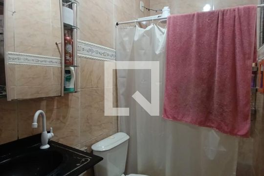 Casa para alugar com 3 quartos, 200m² em Caonze, Nova Iguaçu