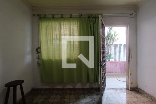 Casa para alugar com 3 quartos, 200m² em Caonze, Nova Iguaçu