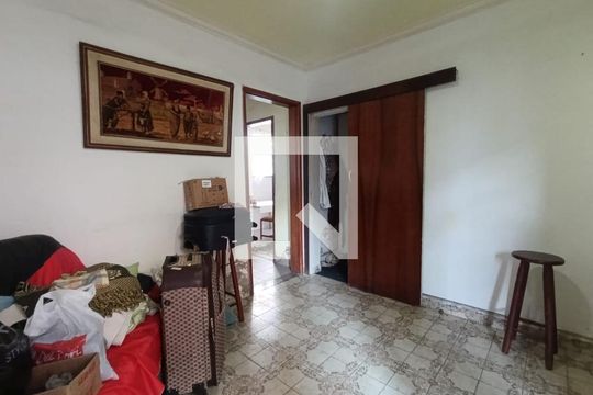 Casa para alugar com 3 quartos, 200m² em Caonze, Nova Iguaçu