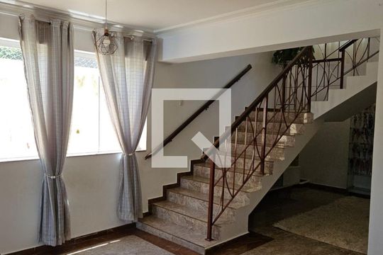 Casa de Condomínio à venda com 4 quartos, 330m² em Loteamento Caminhos de San Conrado (Sousas), Campinas