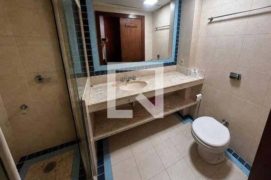 Banheiro de apartamento para alugar com 3 quartos, 255m² em Barra da Tijuca, Rio de Janeiro