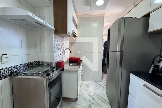 Cozinha de apartamento à venda com 2 quartos, 55m² em Jardim Roberto, Osasco