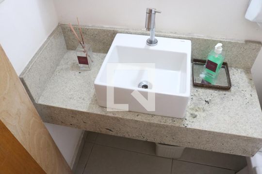 Lavabo de casa à venda com 5 quartos, 143m² em Alto da Lapa, São Paulo