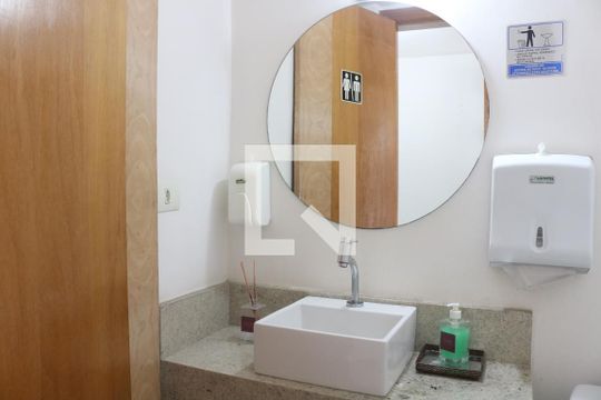 Lavabo de casa à venda com 5 quartos, 143m² em Alto da Lapa, São Paulo