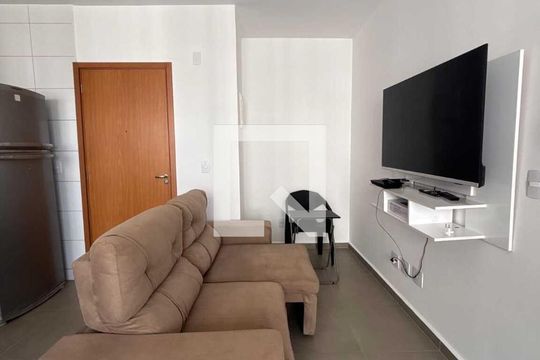 Sala de apartamento para alugar com 2 quartos, 42m² em Morada da Colina, Uberlândia
