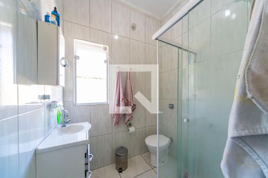 Banheiro Social de casa à venda com 3 quartos, 240m² em Vila Cecilia Maria, Santo André