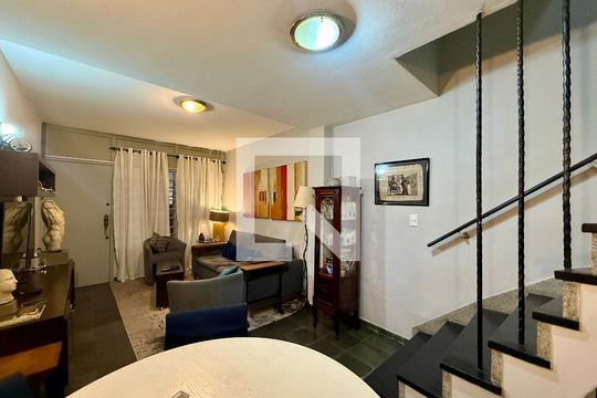 Sala de casa à venda com 2 quartos, 80m² em Santo Amaro, São Paulo