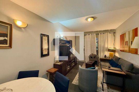 Sala de casa à venda com 2 quartos, 80m² em Santo Amaro, São Paulo