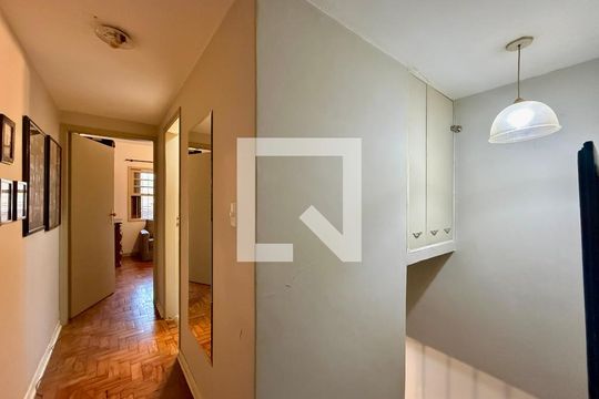 Corredor Quartos  de casa à venda com 2 quartos, 80m² em Santo Amaro, São Paulo