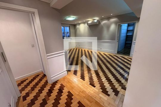Sala de apartamento para alugar com 4 quartos, 154m² em Moinhos de Vento, Porto Alegre