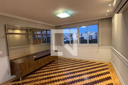Sala de apartamento para alugar com 4 quartos, 154m² em Moinhos de Vento, Porto Alegre