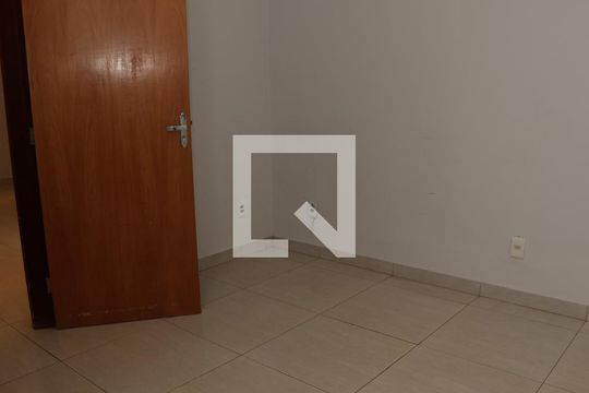 Quarto 1 de casa para alugar com 3 quartos, 300m² em Residencial Mansoes Paraiso, Goiânia