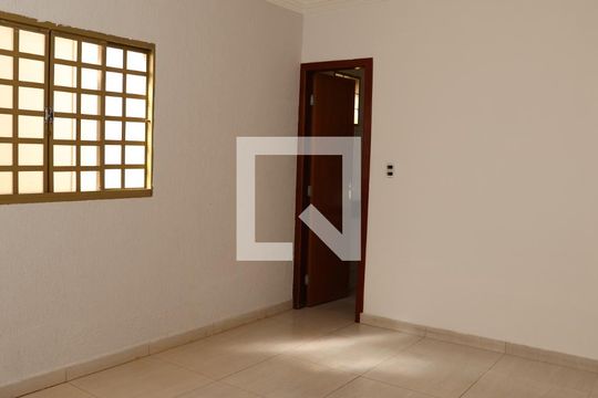 Suite de casa para alugar com 3 quartos, 300m² em Residencial Mansoes Paraiso, Goiânia