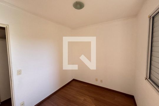 Quarto 1 de apartamento à venda com 2 quartos, 43m² em Vila Talarico, São Paulo