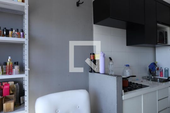 Sala de apartamento para alugar com 2 quartos, 32m² em Itaquera, São Paulo
