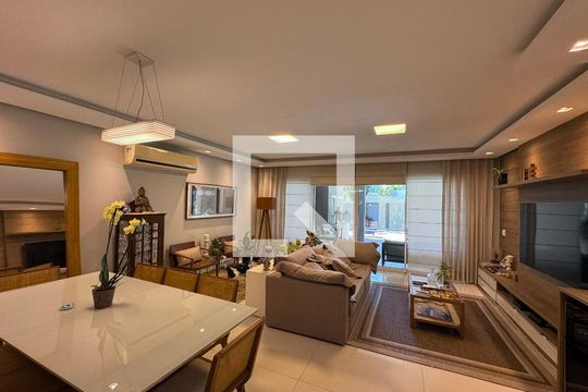 Sala de casa de condomínio à venda com 4 quartos, 340m² em Recreio dos Bandeirantes, Rio de Janeiro