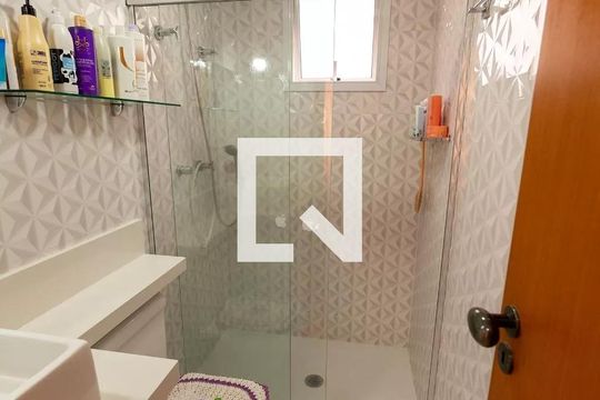 Banheiro de apartamento para alugar com 2 quartos, 62m² em Alphaville Empresarial, Barueri
