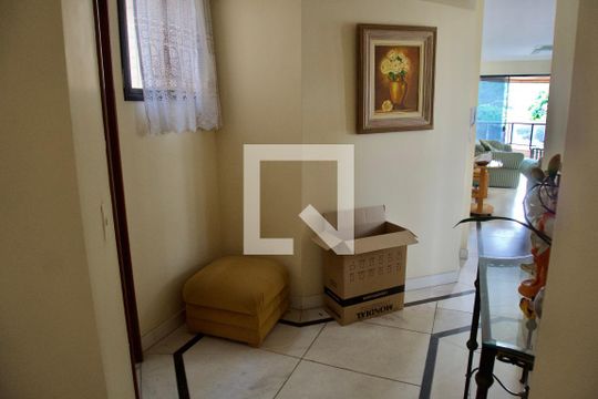 Corredor de apartamento para alugar com 4 quartos, 138m² em Coração Eucarístico, Belo Horizonte
