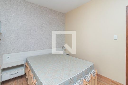 Quarto 1 de casa para alugar com 5 quartos, 400m² em Santana, Porto Alegre