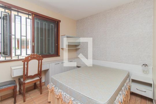 Quarto 1 de casa para alugar com 5 quartos, 400m² em Santana, Porto Alegre