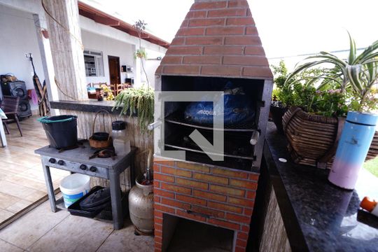 Casa à venda com 3 quartos, 220m² em Jardim Novo Mundo, Goiânia