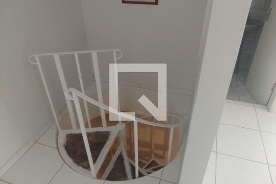 Escada de apartamento à venda com 2 quartos, 130m² em Medianeira, Porto Alegre