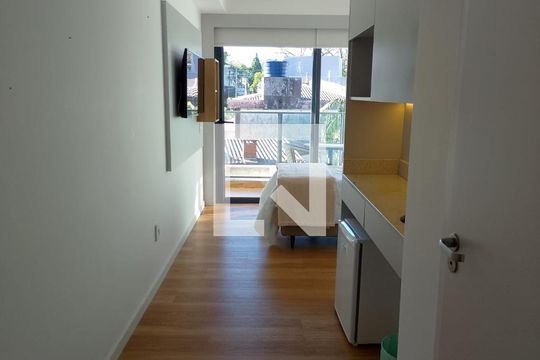 Kitnet/Studio para alugar com 1 quarto, 26m² em Três Figueiras, Porto Alegre