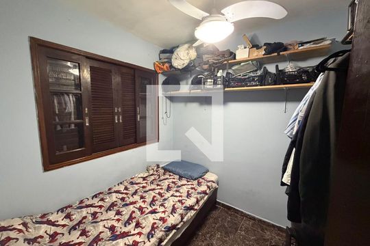 Quarto de casa à venda com 6 quartos, 255m² em Vila Sacadura Cabral, Santo André