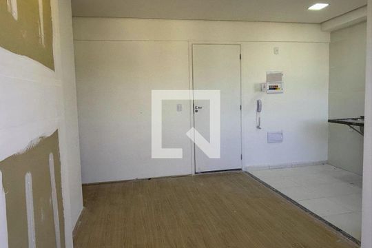 Sala de apartamento à venda com 2 quartos, 44m² em Bairro dos Casa, São Bernardo do Campo