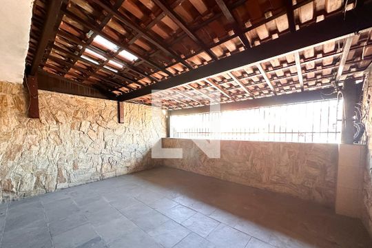 Sacada de casa para alugar com 4 quartos, 245m² em Jardim Independencia, São Bernardo do Campo