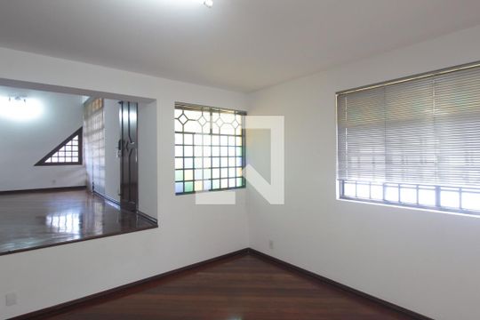 Sala 2 de casa à venda com 5 quartos, 497m² em Ouro Preto, Belo Horizonte