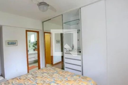 Apartamento para alugar com 4 quartos, 230m² em Buritis, Belo Horizonte