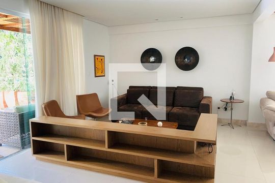 Apartamento para alugar com 4 quartos, 230m² em Buritis, Belo Horizonte