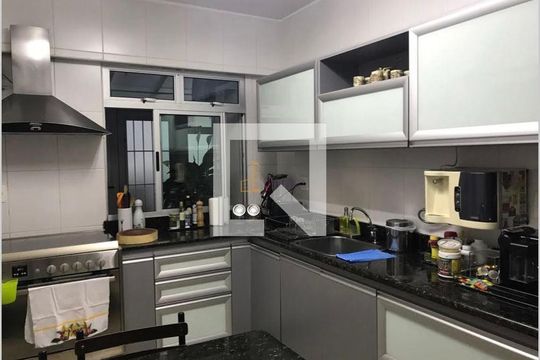 Apartamento para alugar com 4 quartos, 230m² em Buritis, Belo Horizonte