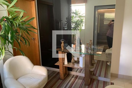 Apartamento para alugar com 4 quartos, 230m² em Buritis, Belo Horizonte
