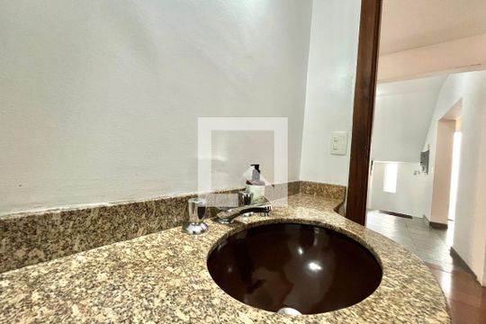 Lavabo de casa à venda com 5 quartos, 750m² em Planalto Paulista, São Paulo