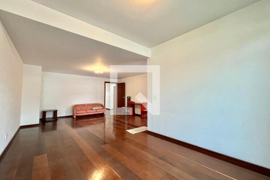 Sala de casa à venda com 5 quartos, 750m² em Planalto Paulista, São Paulo