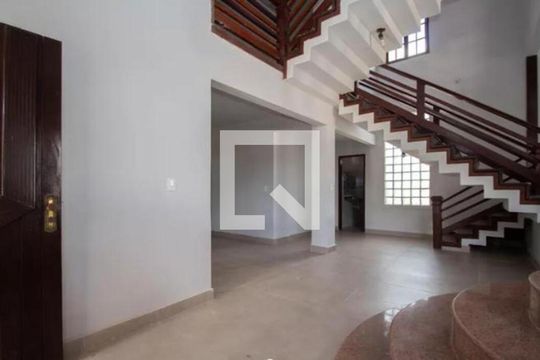 Casa de Condomínio para alugar com 5 quartos, 450m² em Jardim Botânico, Brasília