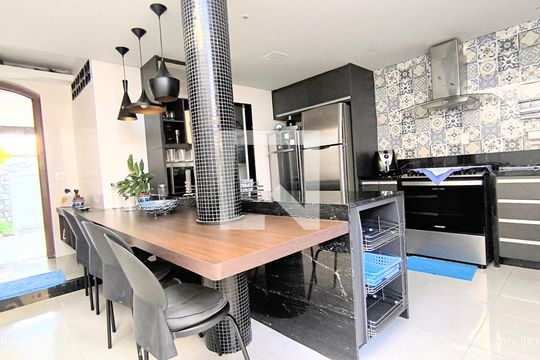 Casa à venda com 6 quartos, 400m² em Renascença, Belo Horizonte