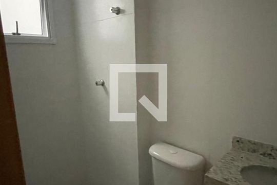 Banheiro de kitnet/studio à venda com 1 quarto, 15m² em Vila Esperança, São Paulo