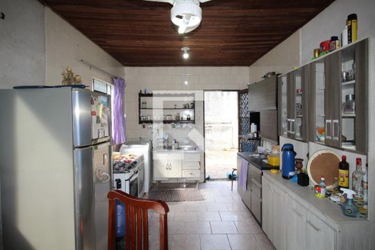 Sala/Cozinha de casa para alugar com 2 quartos, 90m² em Costa E Silva, Porto Alegre