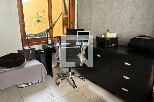 Quarto de apartamento à venda com 2 quartos, 100m² em Petrópolis, Porto Alegre