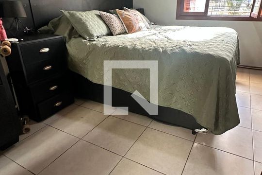 Quarto de apartamento à venda com 2 quartos, 100m² em Petrópolis, Porto Alegre